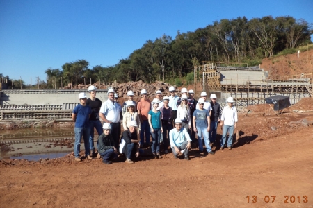 VISITA ASSOC ENGENHEIROS NA OBRA DA USINA